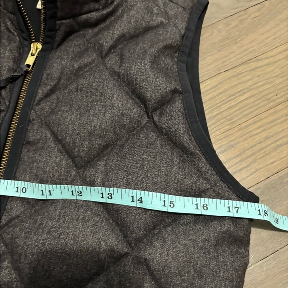 J Crew Women’s Gray Quilted Vest. XXS - Picture 4 of 5